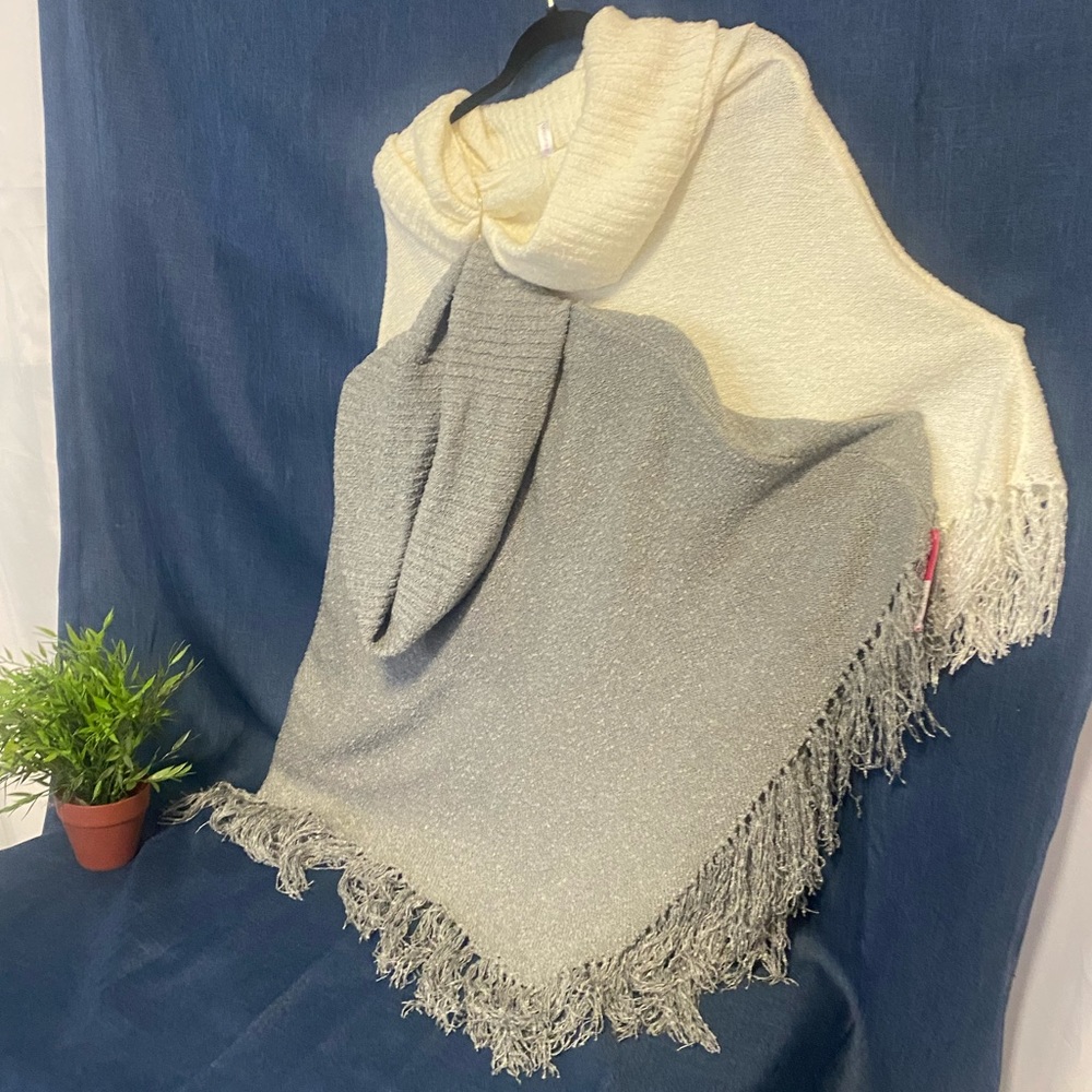 Xhiliration cowlneck women’s poncho bundle NWT - Picture 5 of 9